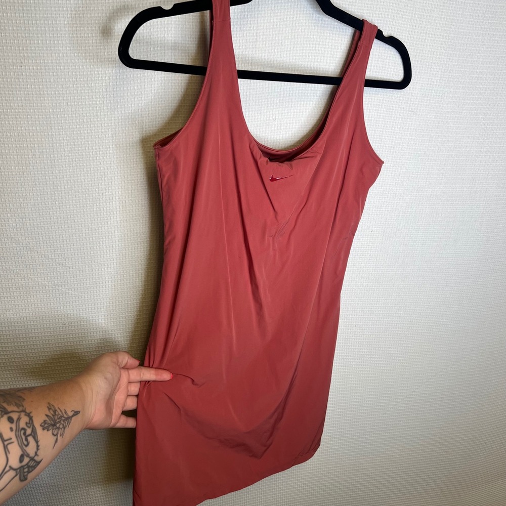 Nike Women Rosey Red Active Tennis Dress Built-in Shorts Pockets Small